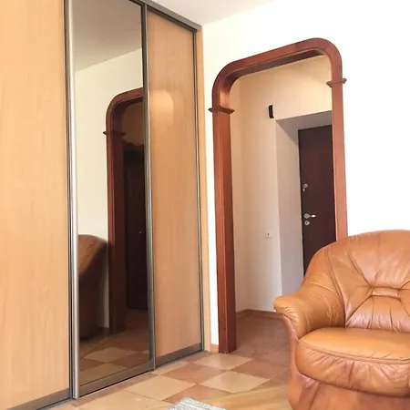 Опрятная Квартира В Тихом Центре Апартаменти Мінськ